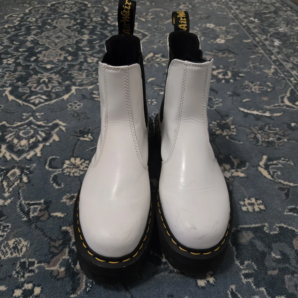 Dr. Martens 2976 Smooth Leather Platform Chelsea Boots - Picture 2 of 9